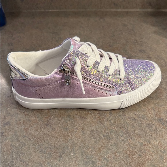 Other - Iridescent Lavender Glitter Low-Top Sneaker